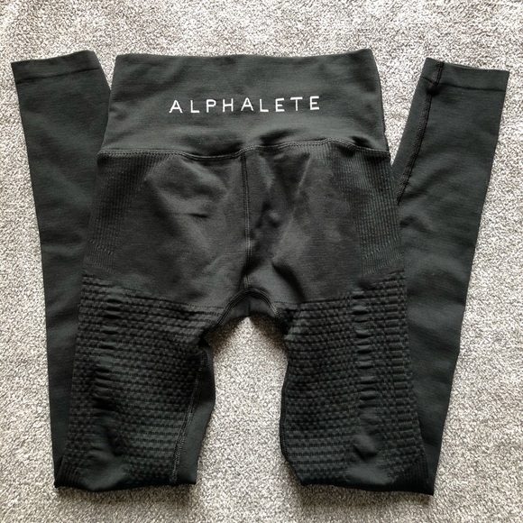 SOLD Alphalete Halo leggings - Picture 6 of 6